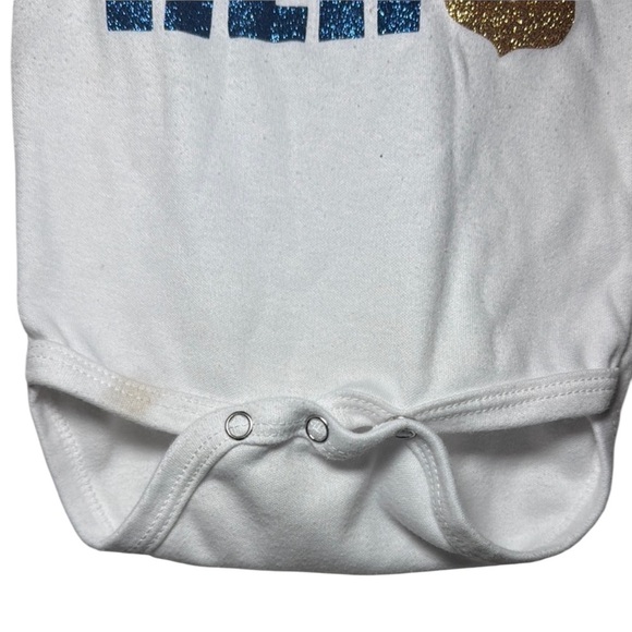 Baby Onesie White “Daddy Is My Hero” Police Onesie Short Sleeve Size 3-6 Months - Picture 3 of 5